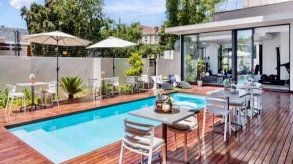 Greater Johannesburg Metropolitan Area House | Spectacular one bedroom apartment One Hyde Park