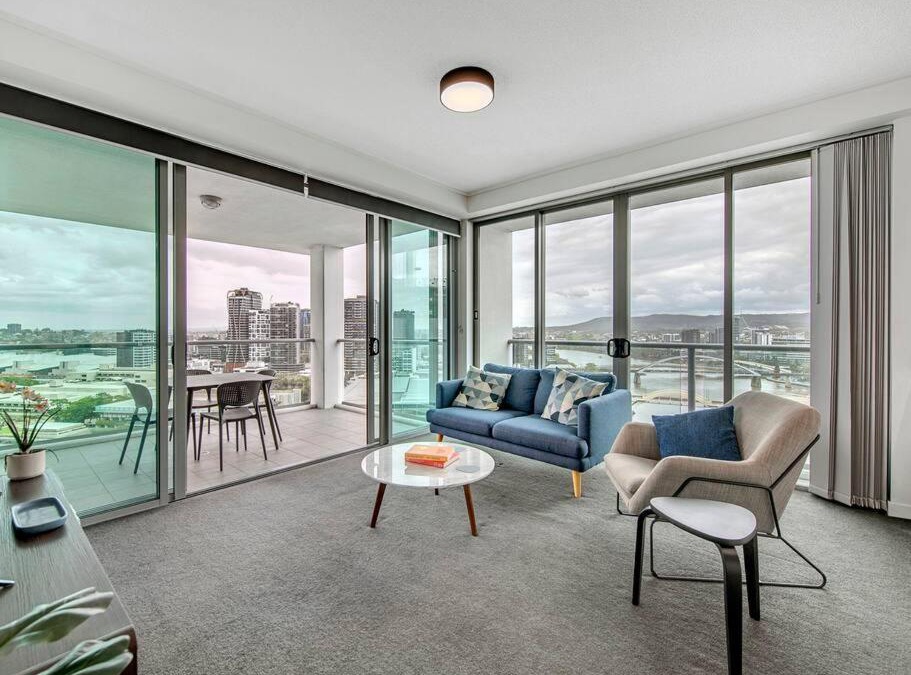 South Brisbane Apartment | Spectacular River View Apartment