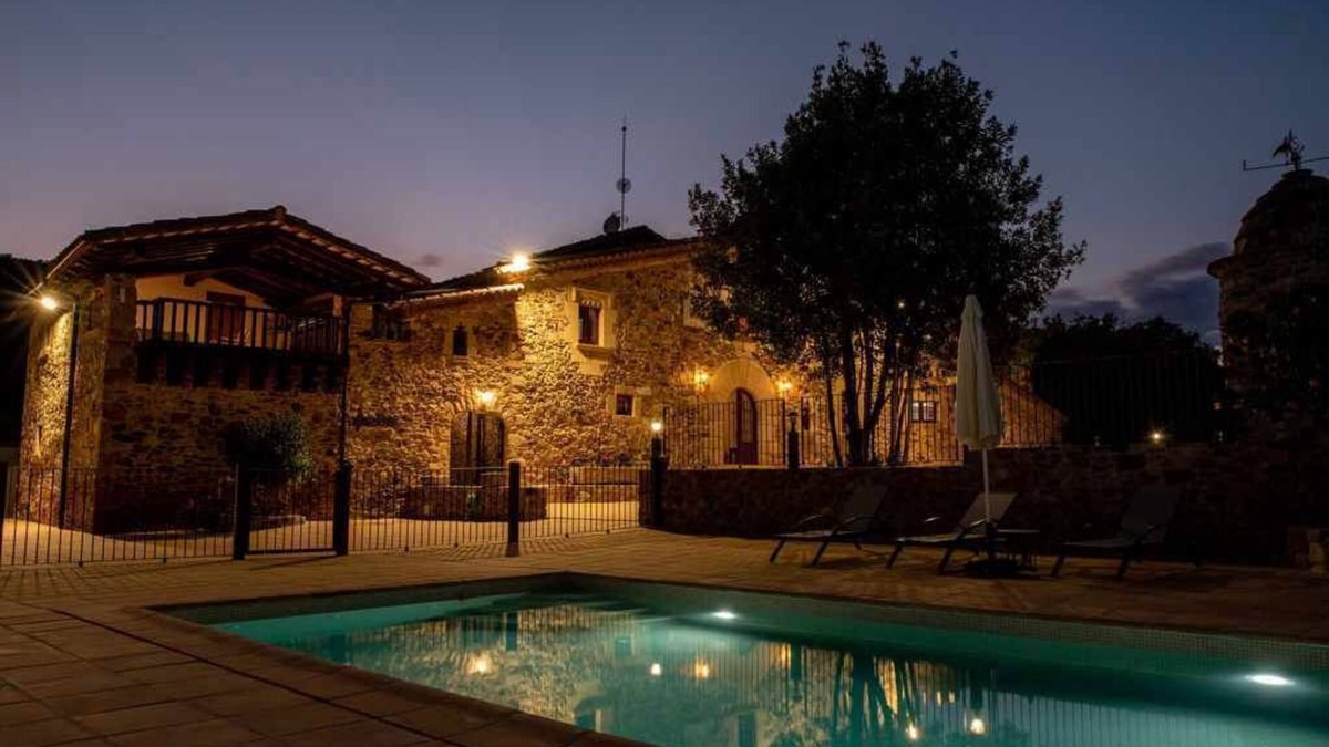 Brunyola House | Spectacular rural farmhouse - relax in Brunyola