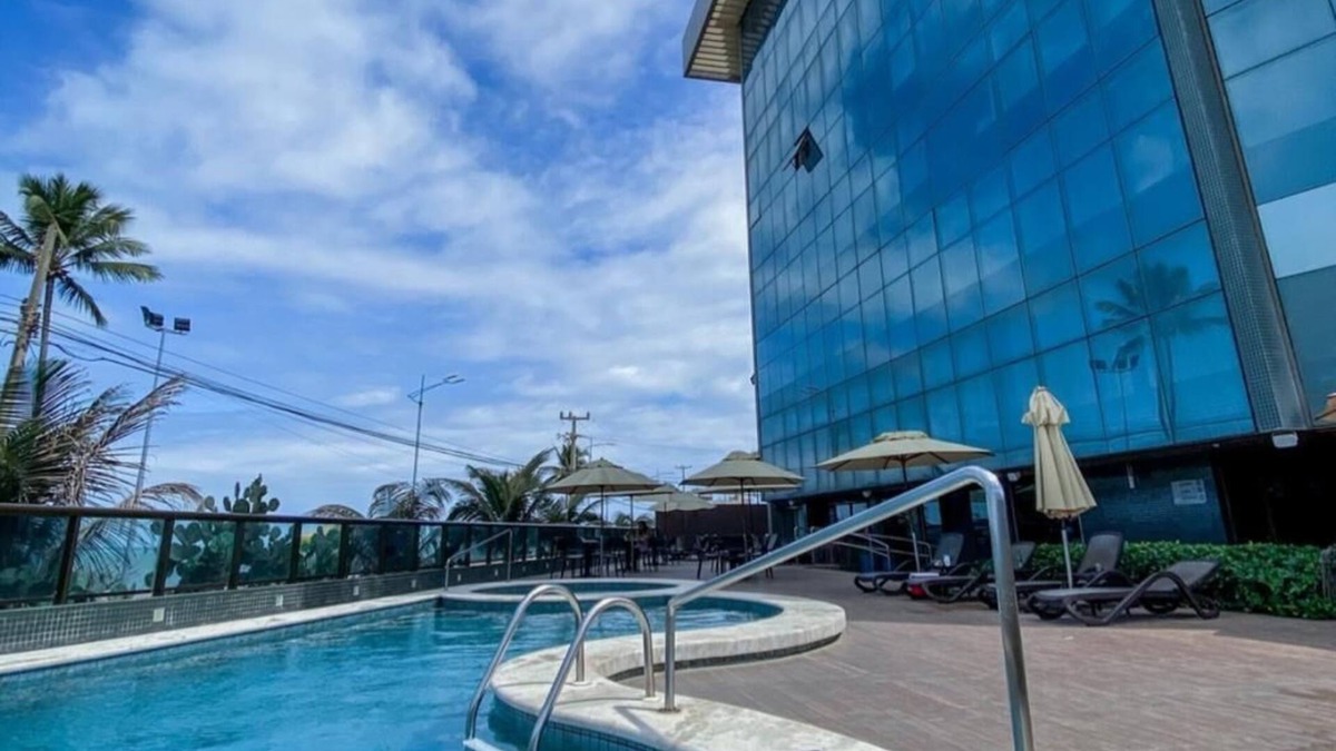 Cruz das Almas Hotel | Spectacular seafront apartment in the ritz suites hotel