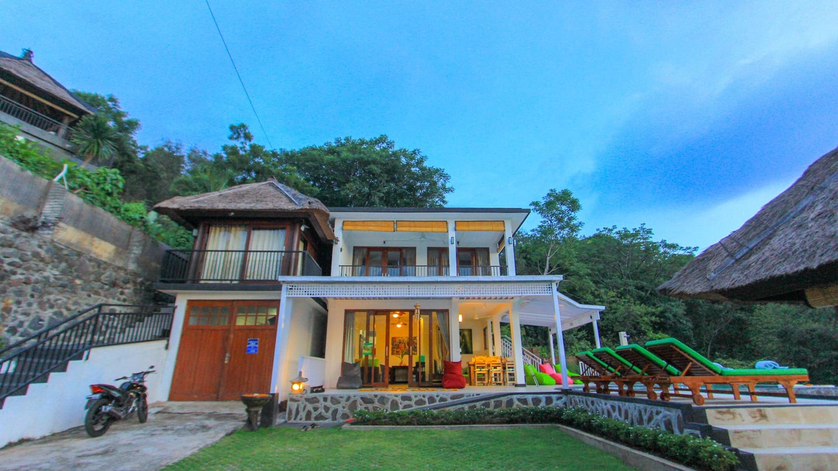 Temukus Villa | Spectacular Sunset Private Villa & Pool Free 1st B/fast Rumah Senja Lovina Hill