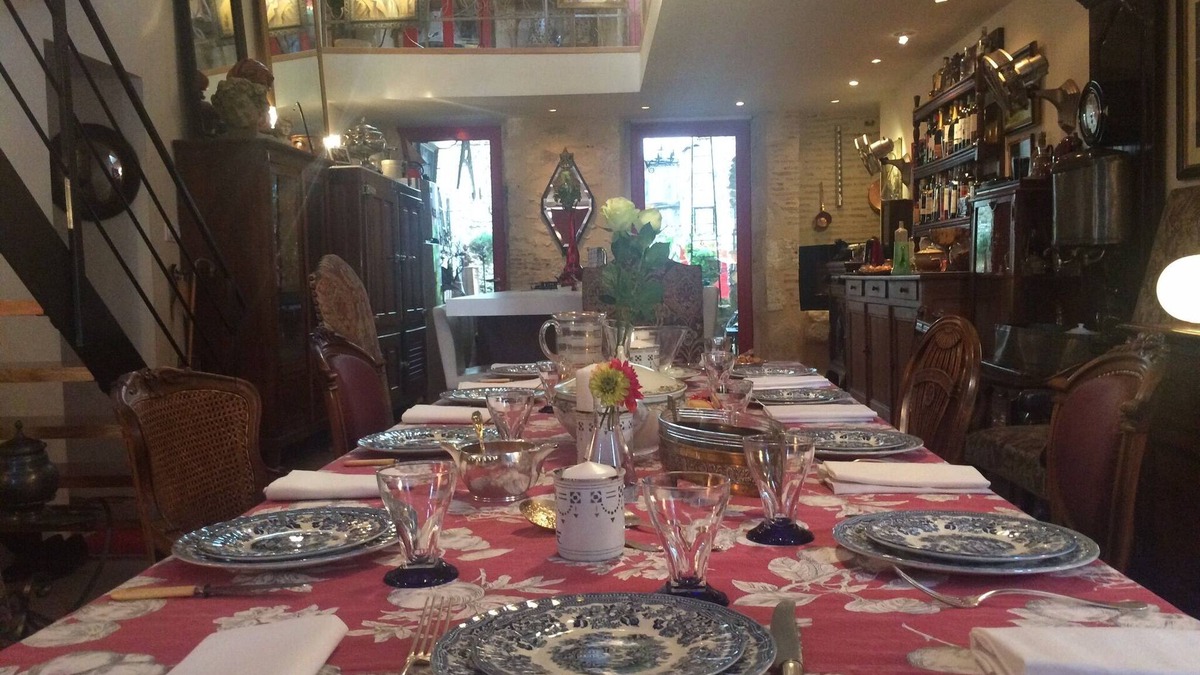 Eymet House | Spectacular Surroundings Spectacular Location a 550+ yr old VillageHome in Eymet