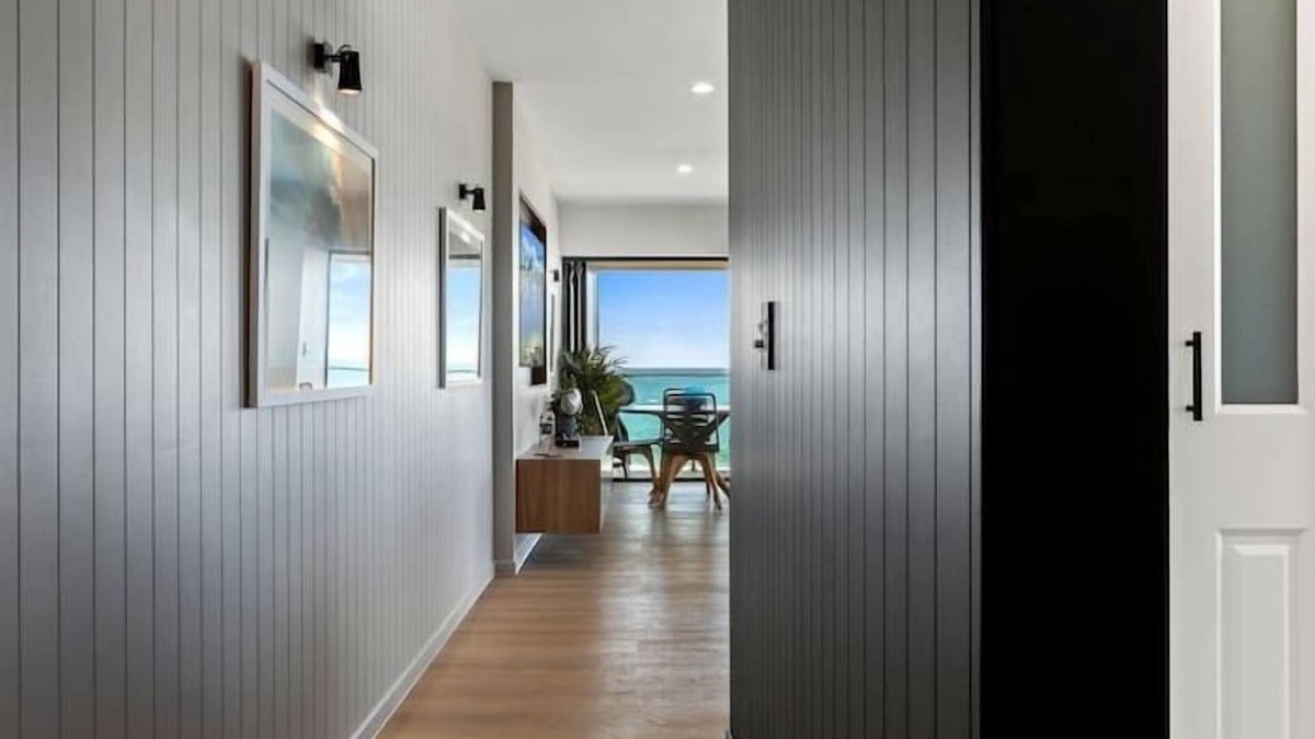 Coolum Beach Apartment | SPECTACULAR "THREE BAYS"