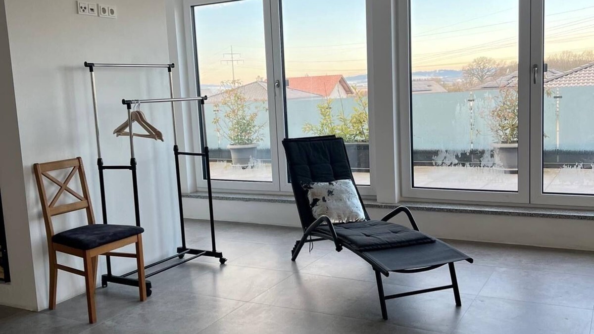 Wallersdorf Apartment | Spectacular top floor gallery apartment w. Dream panorama & excellent terrace.