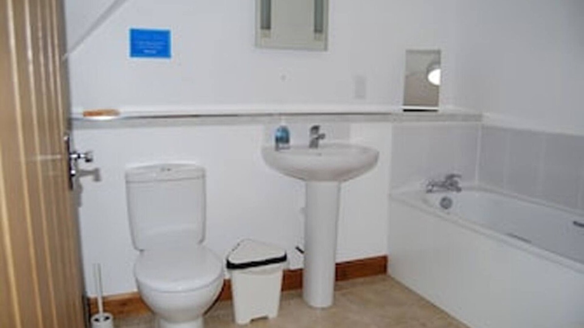 Duns Cottage | Spectacular uninterrupted views-w/hot tub-5mins from Duns Town