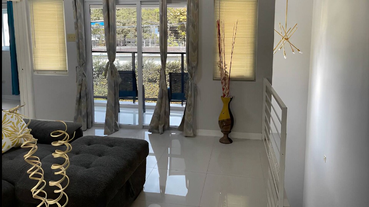 Constant Spring Apartment | Spectacular Upstairs 2 bed | 2 bath condo