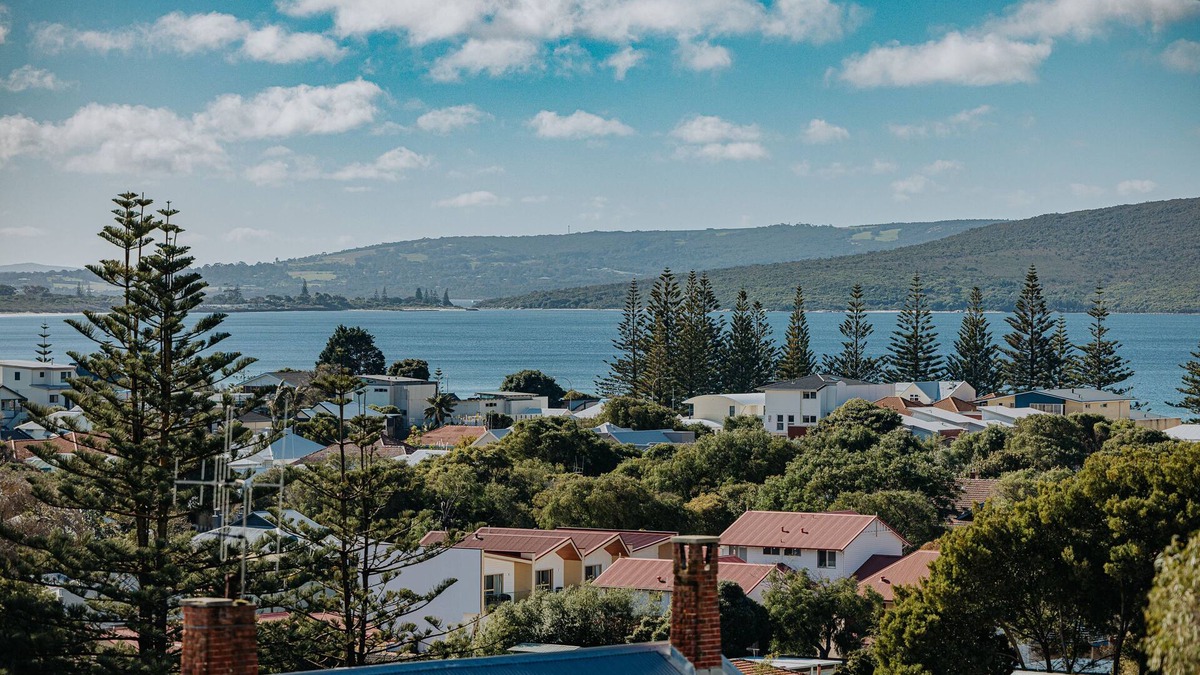 Mount Clarence House | Spectacular views, charming cottage | Pinnaroo