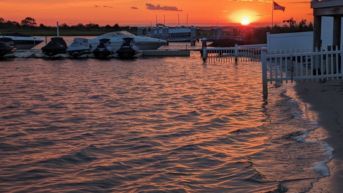 Seaside Heights House | SPECTACULAR VIEWS & AMAZING SUNSETS at this unique SSH/Ortley waterfront rental