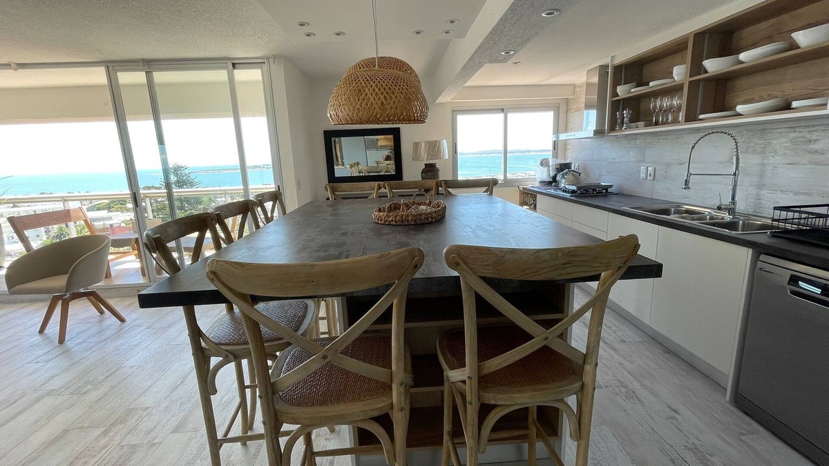Punta del Este Apartment | Spectacular view of the port and the brava beach