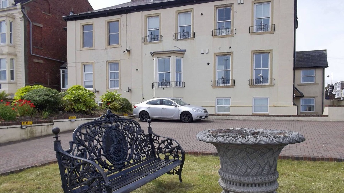 Roker Apartment | Spectacular views of the beach, sea, pier and lighthouse