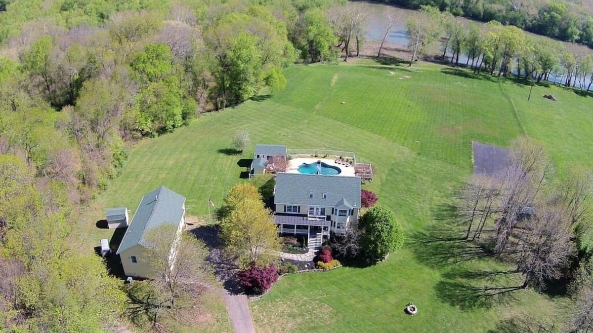 Tuscarora House | Spectacular Views & Serene Surroundings: Your Perfect Getaway