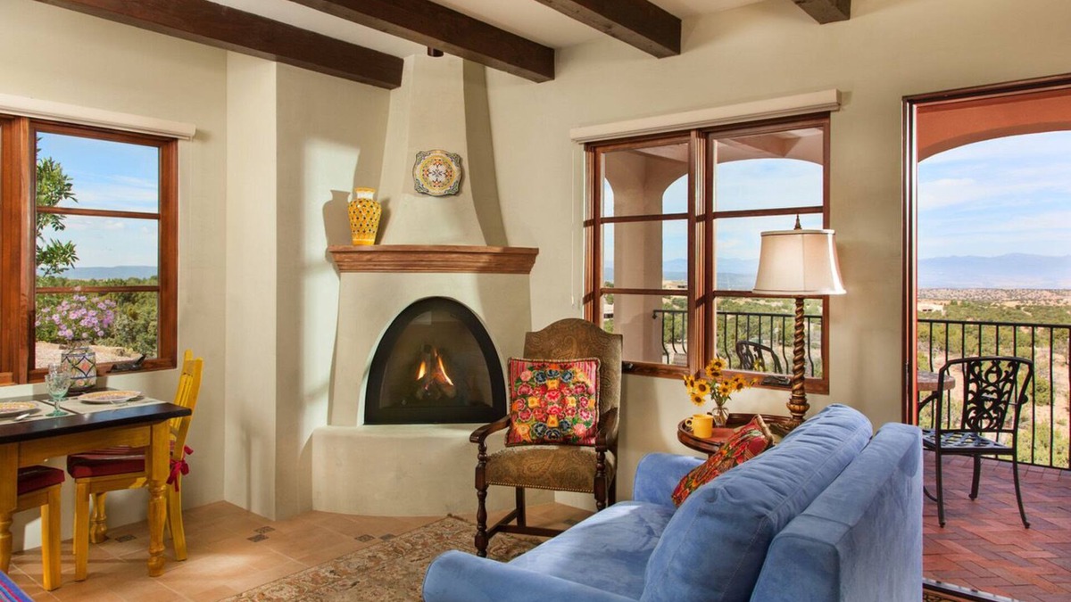 La Tierra Apartment | Spectacular Views, Solitude and Santa Fe Charm