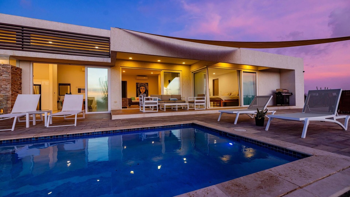 Alto Vista Villa | Spectacular Villa, Island and Ocean View, 7 minutes from the beach, sleeps 6.