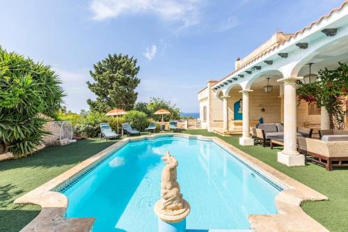 Bahar ic-Caghaq Villa | Spectacular Villa with pool and tennis court