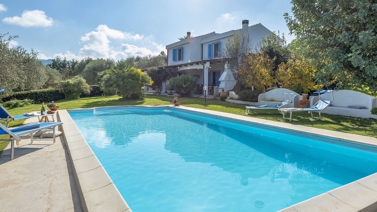 Alghero Villa | Spectacular Villa with independent pool for 8 people near the beach