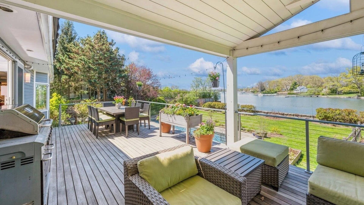 Mamaroneck House | Spectacular Waterfront Summer Rental: Stunning Views, Pool, Hot tub, Gym & Dock