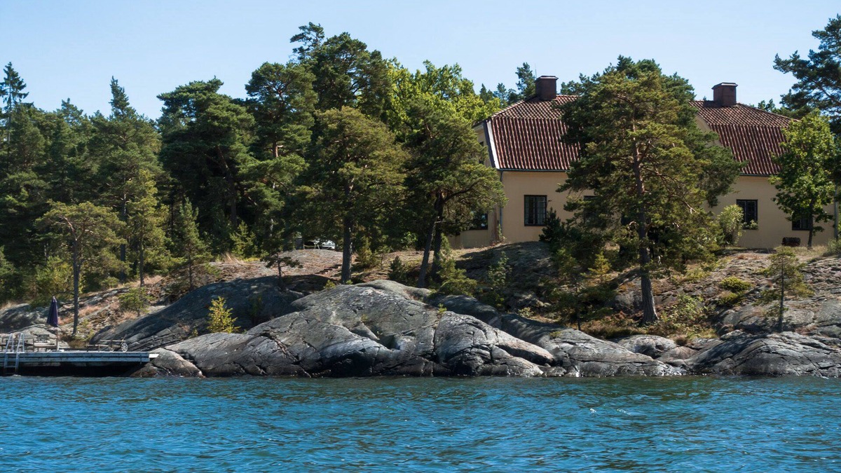 Nor House | Spectacular Waterfront Property with Private Sauna and Magnificent view
