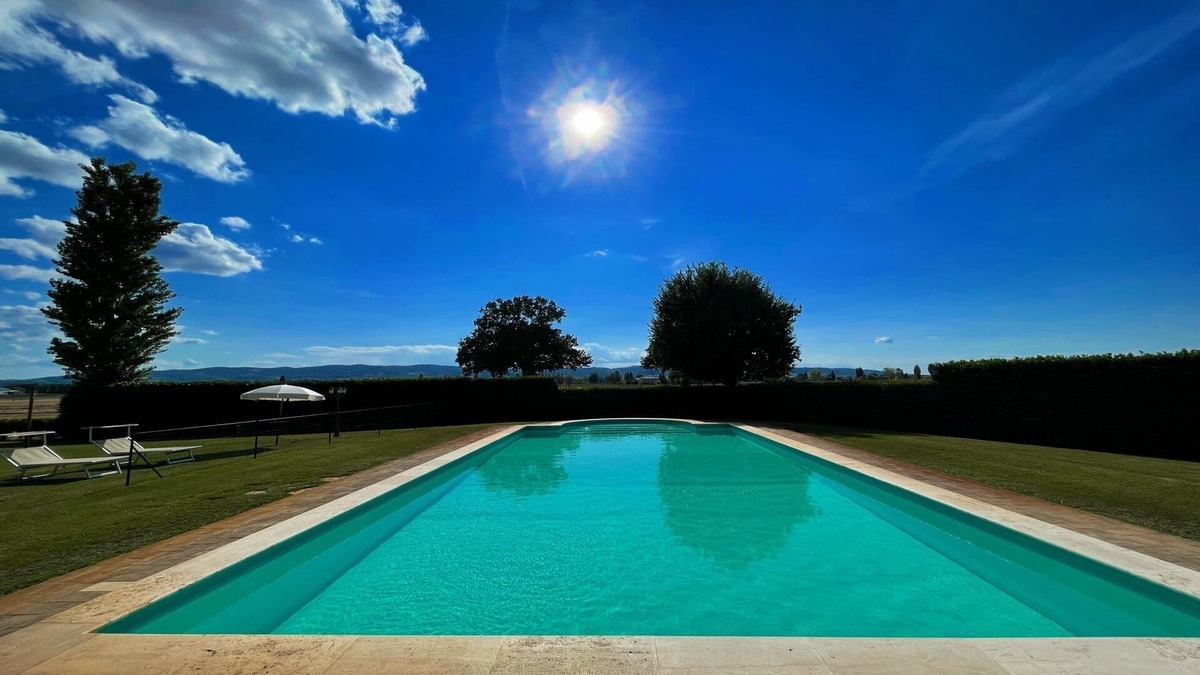 Limiti Villa | SPELLO centre/6 kms-detached villa+pool+grounds+meditation zone+childrens park