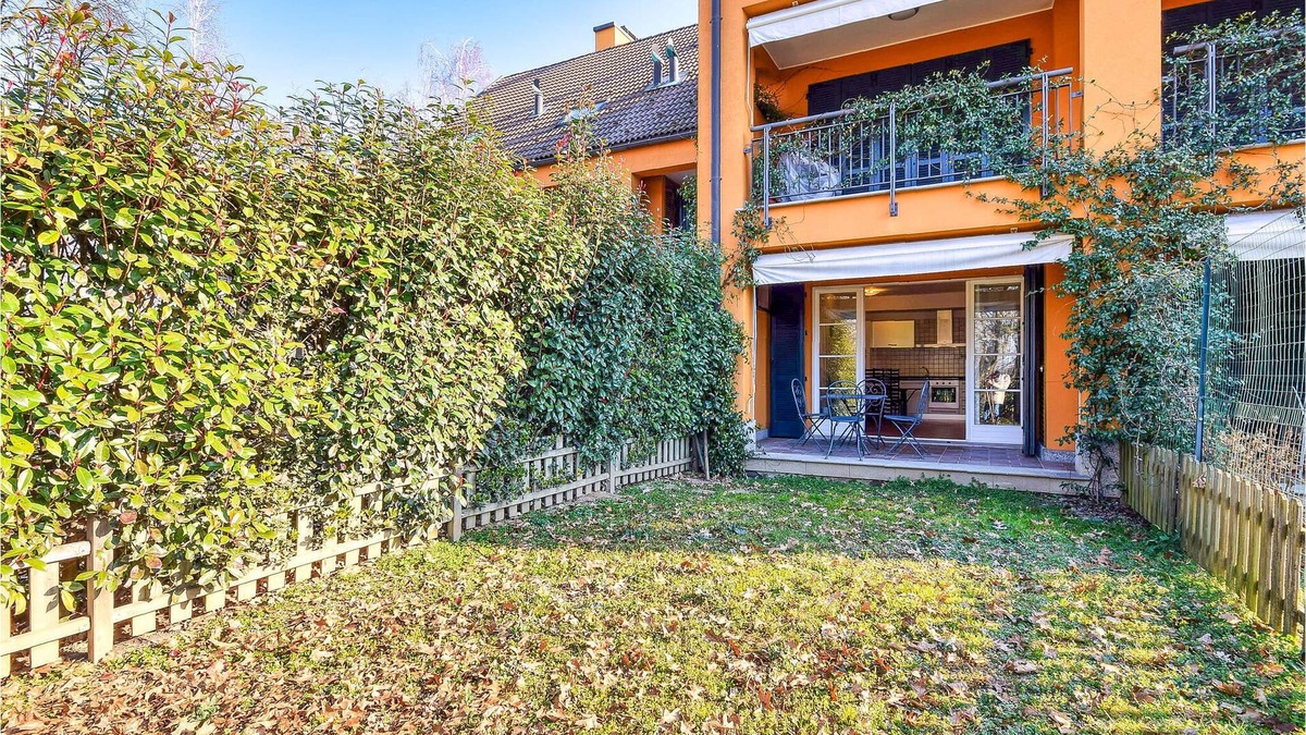 Agrate Conturbia Apartment | Spend a relaxing vacation in this bright and stylish apartment in a beautiful location.