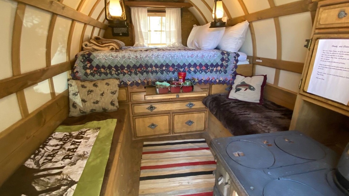 Grover Cabin | Spend a romantic night in a shepherds camp wagon