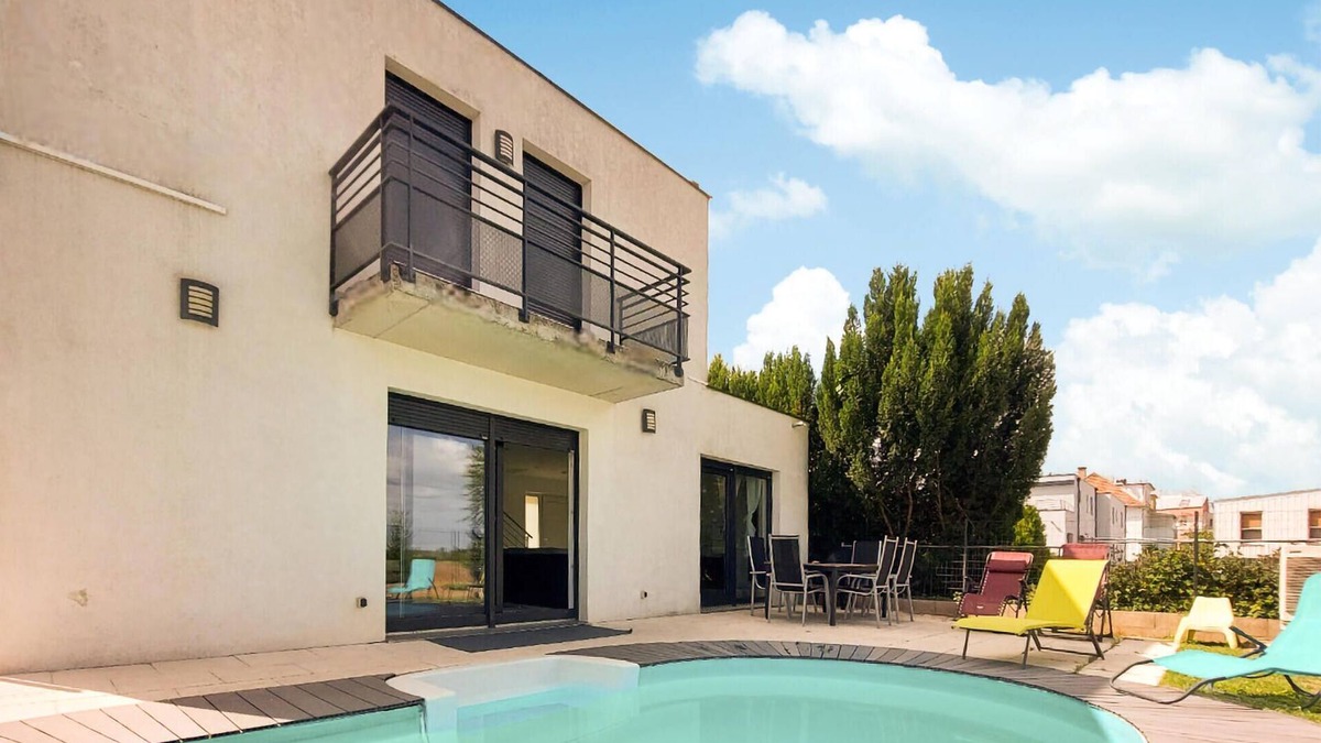 Lingolsheim House | Spend a wonderful vacation with the family in this vacation home with pool.