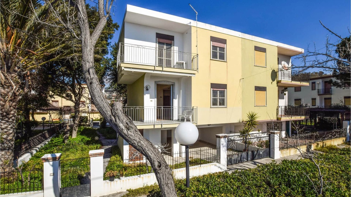 Bova Marina House | Spend an unforgettable vacation in this beautiful vacation home right on the beach.