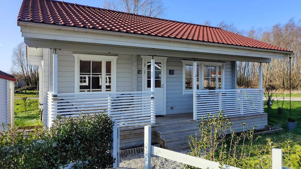 Bourbourg House | Spend an unforgettable vacation in this charming chalet.