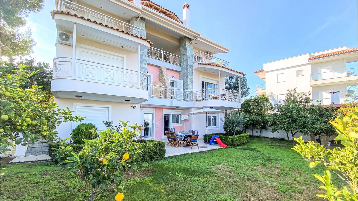 Kato Diminio House | Spend an unforgettable vacation in this attractive vacation home with sea view!