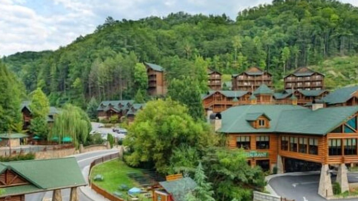 Cartersville Condo | Spend the 4th in the Smokies. Top of mountain view to downtown fireworks.
