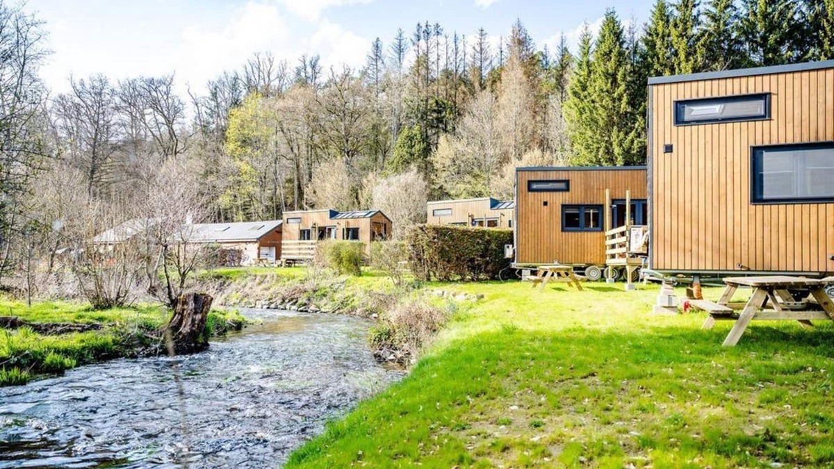Smuid House | Spend the night in the middle of the Ardennes in your own Laidback Cabin!
