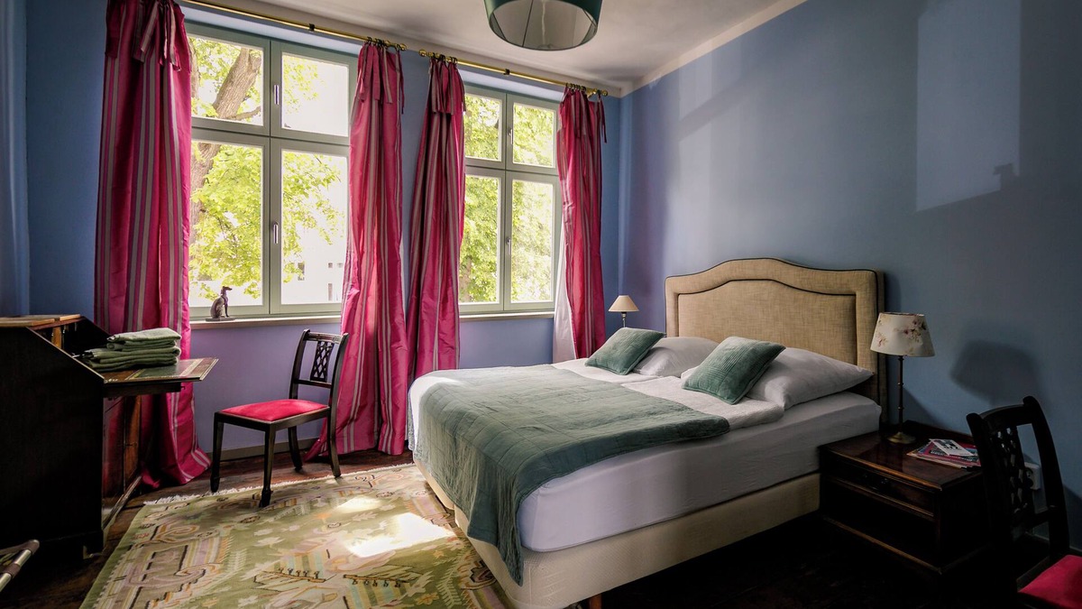 Halberstadt Apartment | Spend the night in a monument with a view of the trees in the middle of the old town