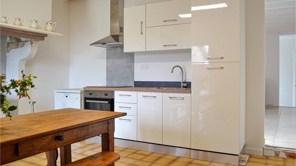 Pouillon House | Spend your family vacation in the countryside.