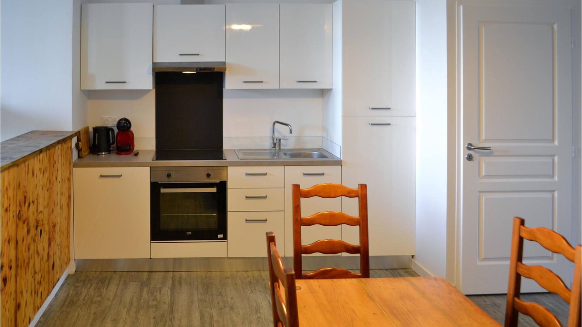 Pouillon House | Spend your family vacation in the countryside.
