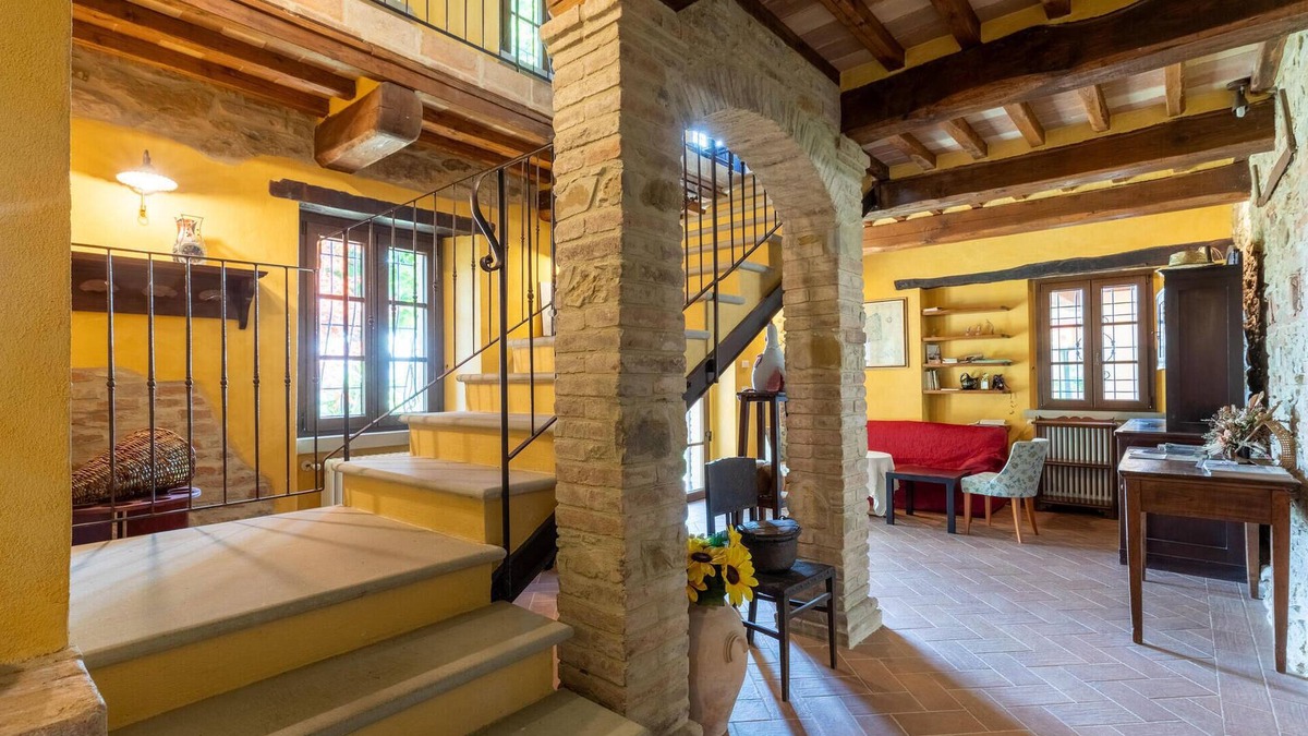 Citta di Castello House | Spend your vacations with the whole family in the large and magnificent farmhouse.
