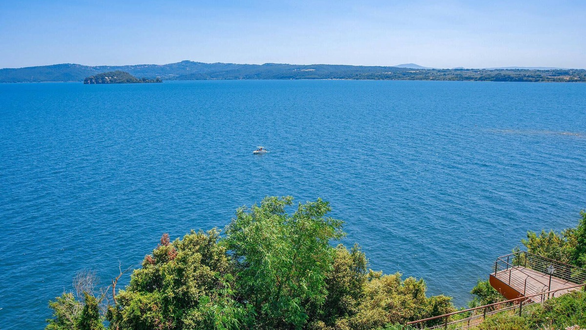 Farnese House | Spend your vacation in this charming vacation home in Franese.