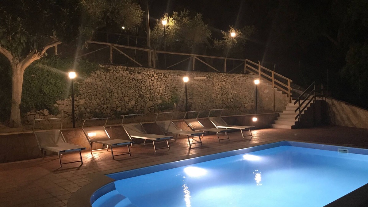 Itri Villa | Sperlonga-Itri Villa 7 bedroom with swimming pool in private garden