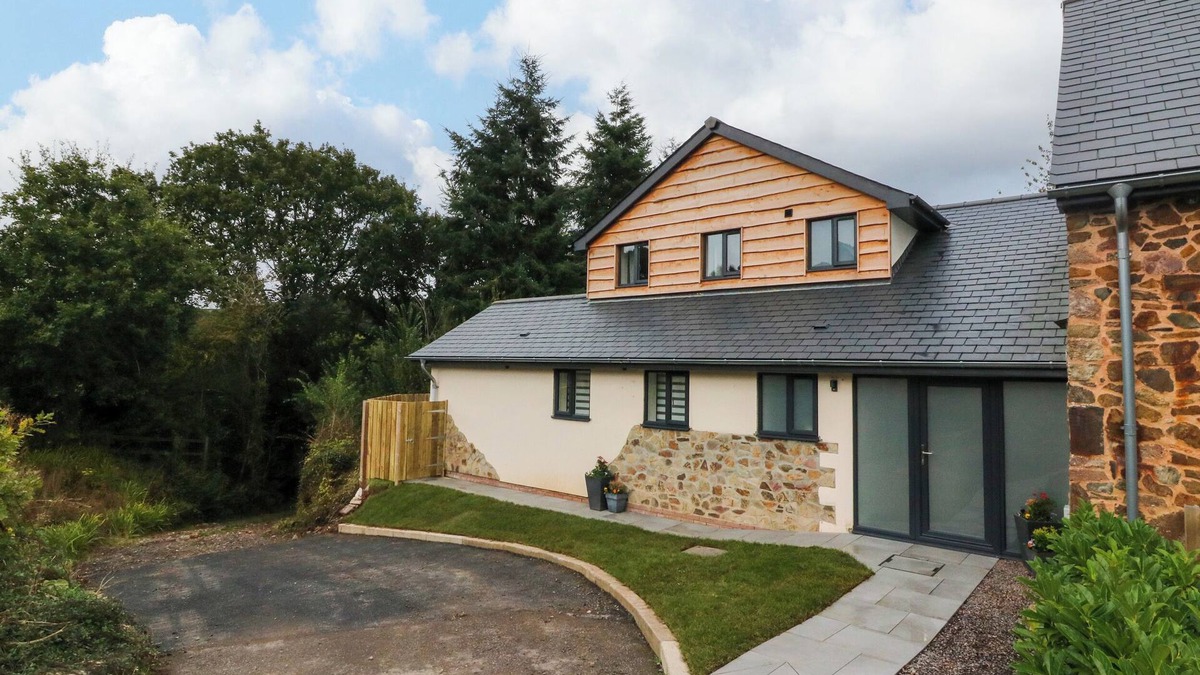 Newton Saint Cyres Cottage | SPICERY, pet friendly, with hot tub in Tedburn St Mary