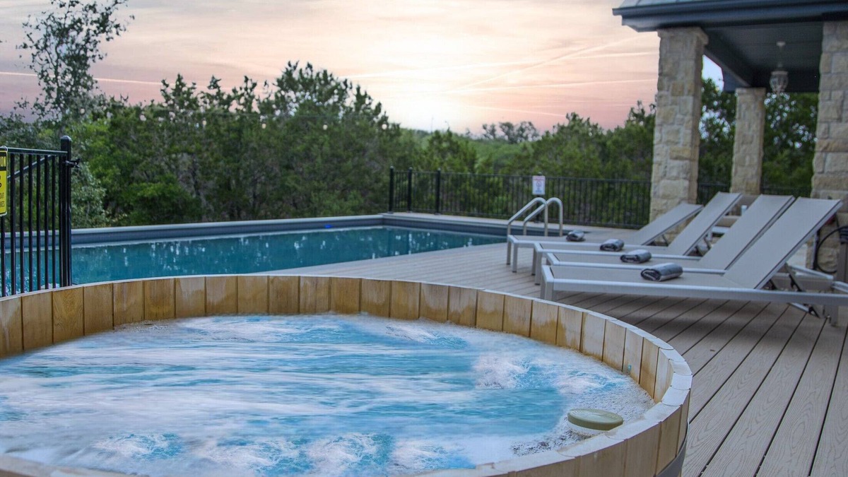 Spicewood House | Spicewood Lodge w/Pool & Hot-Tub