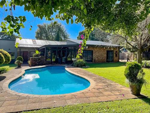 Middelburg House | Spies Villa - Fast Wi-fi, Netflix and Generator