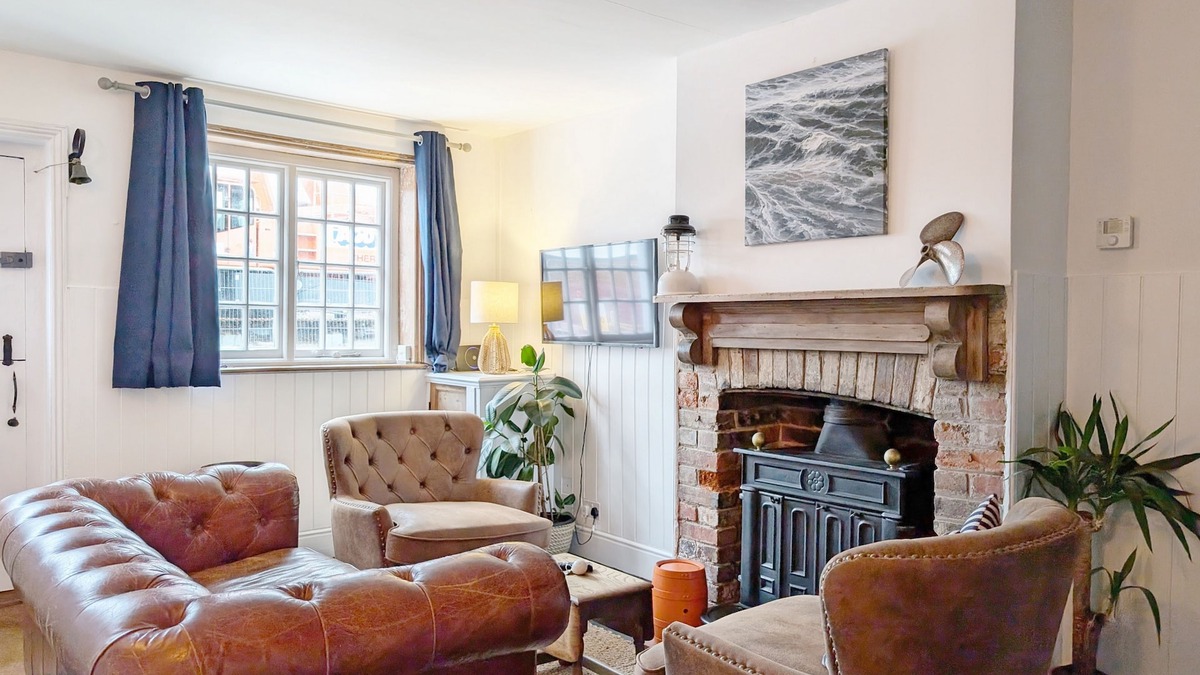 Arundel Cottage | Spindrift - Arundel - Traditional cottage sleeps 4 guests in 2 bedrooms