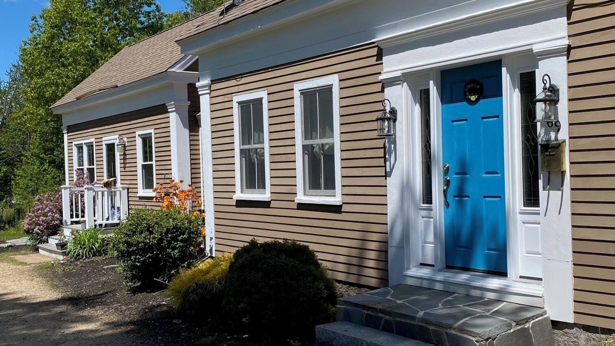 Kittery House | Spinney Creek 2 bedroom home in Kittery, minutes to Portsmouth, York + Ogunquit