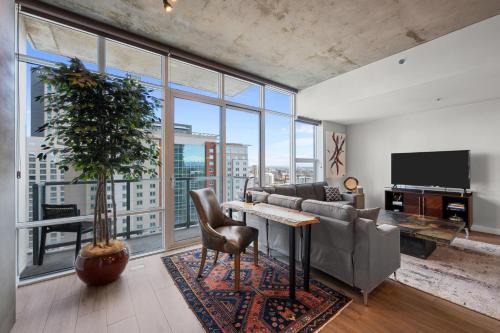Downtown Denver House | Spire - Unit 1810
