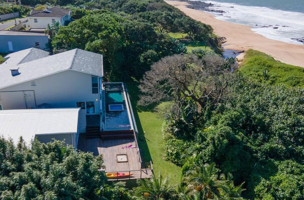 Umtentweni Villa | Splash Rock Beachfront Villa