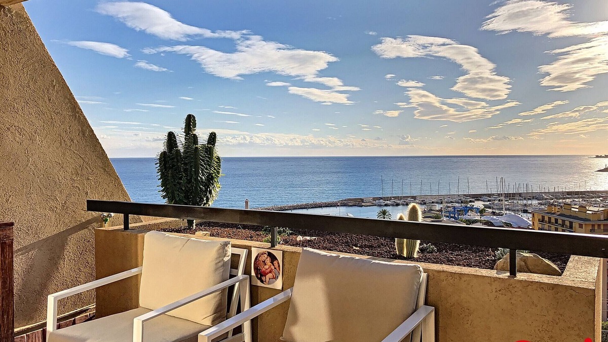 Menton Apartment | Splendid 2-room apartment with air conditioning, pool and private garage