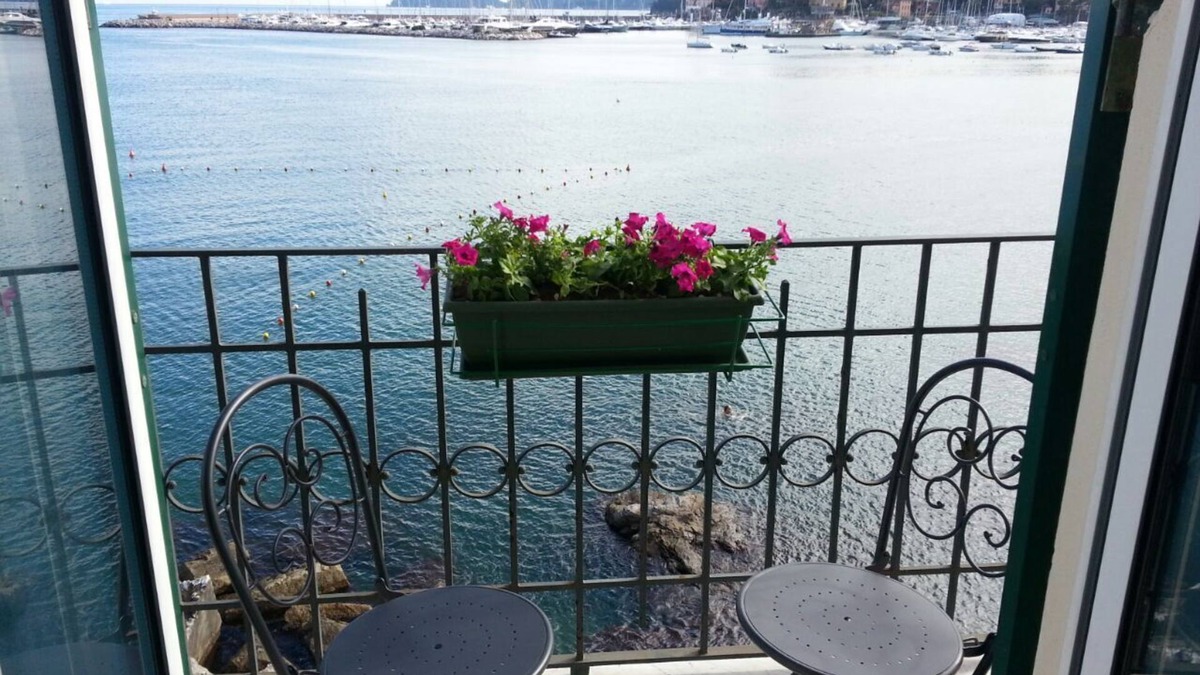 Rapallo Apartment | SPLENDID APARTMENT IN RAPALLO 10 METERS FROM THE SEA c.CITRA 010046-LT-0430
