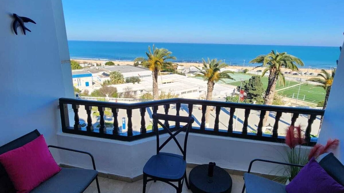 La Marsa Apartment | Splendid beach view apartment