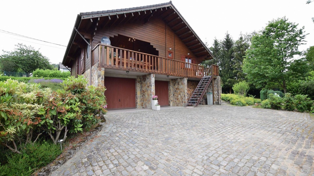 Septon Ski Chalet | Splendid Chalet in Durbuy with Garden