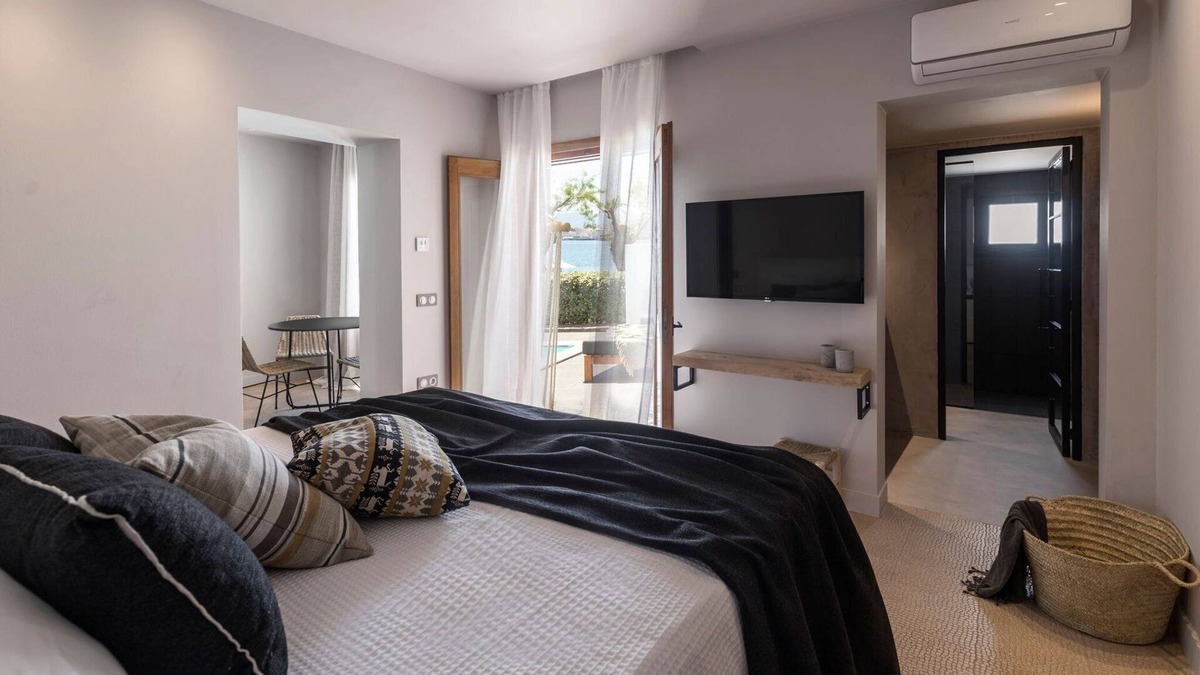 Agios Nikolaos Villa | Splendid Crete Hotel | Villa Paradiso | 1 Bedroom | Large Terrace with Private.