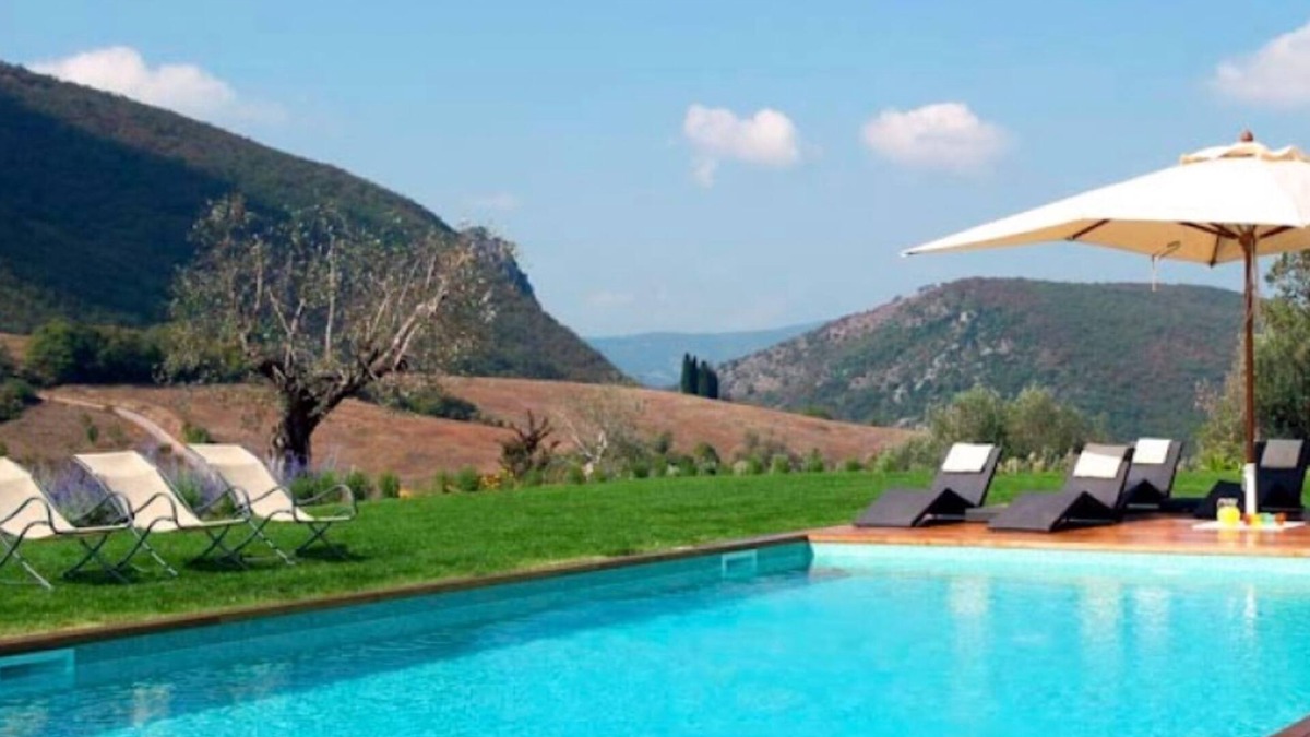 Montelaguardia Villa | Splendid luxury villa inside a large estate. Heated private pool