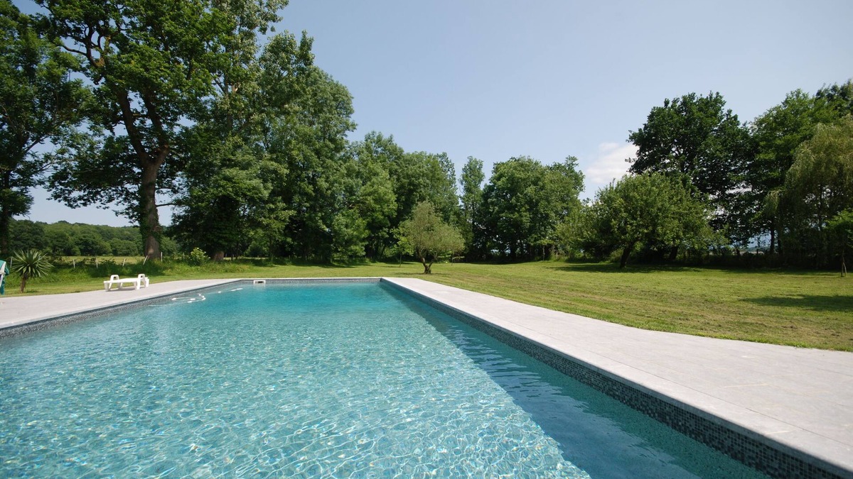 Precilhon House | Splendid rural Chateau/Manor house with a pool for your big family vacation